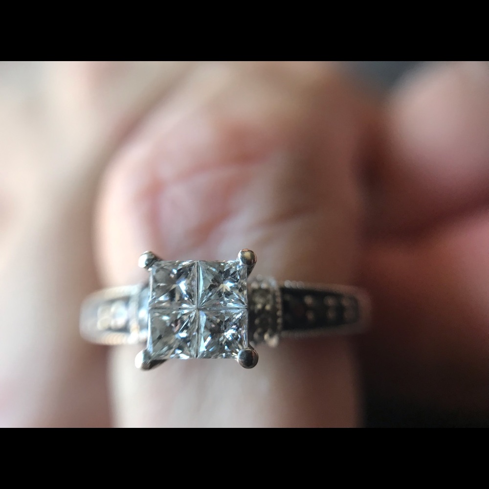 Ring - Picture 5 of 6